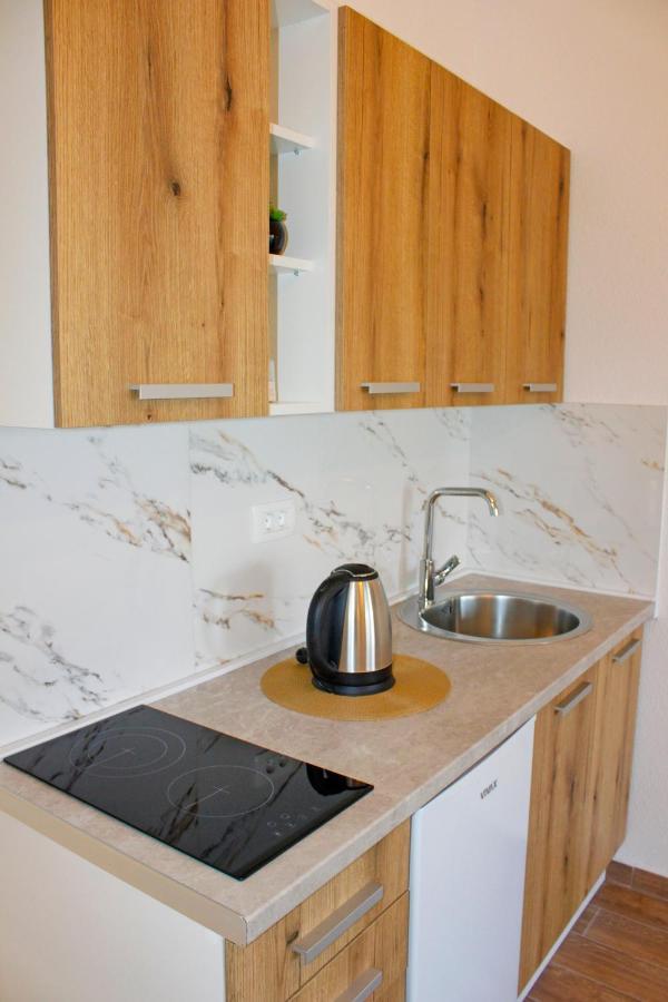 Sunny Side Apartments Rijeka Crnojevića Eksteriør billede