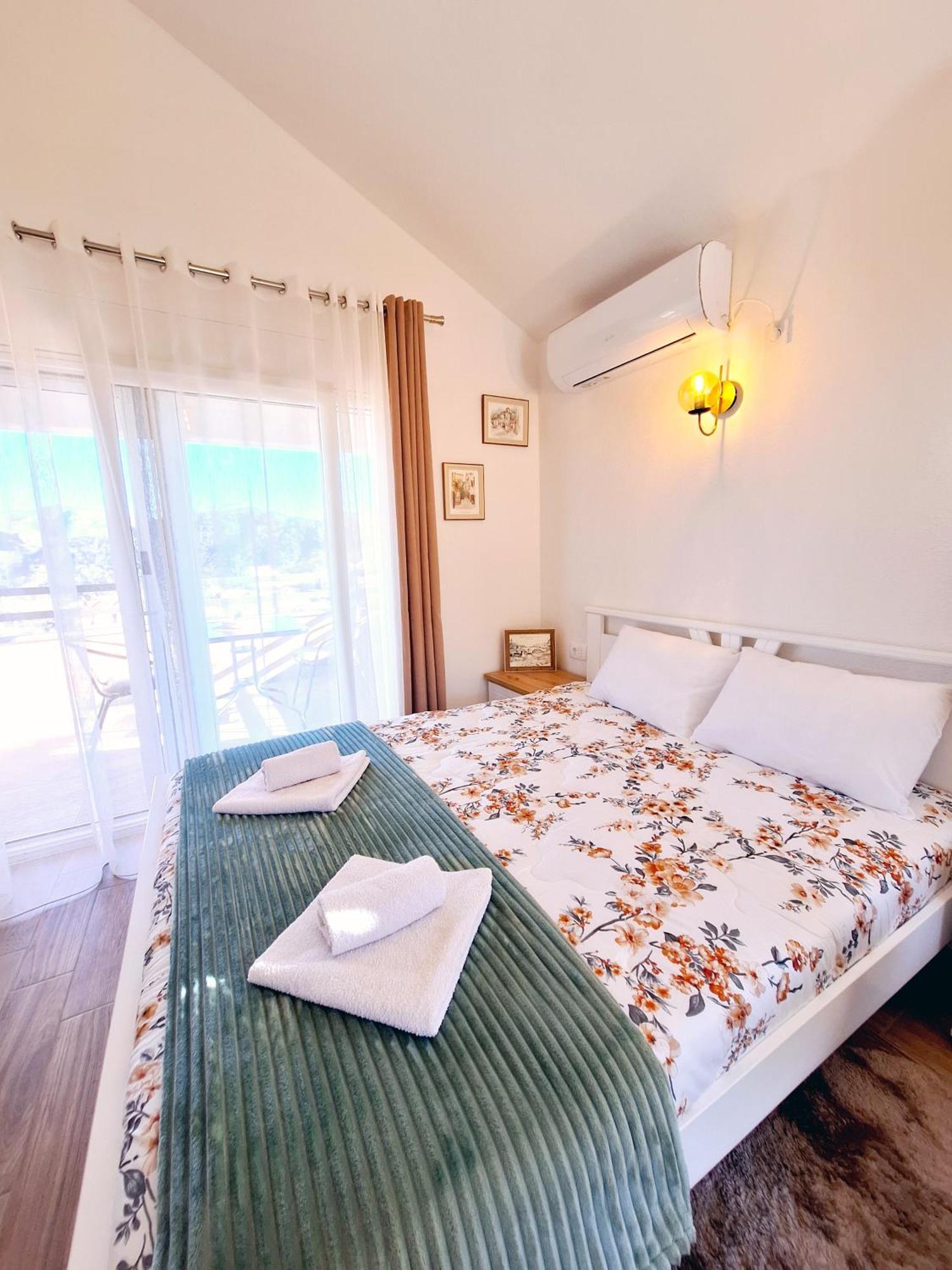 Sunny Side Apartments Rijeka Crnojevića Eksteriør billede