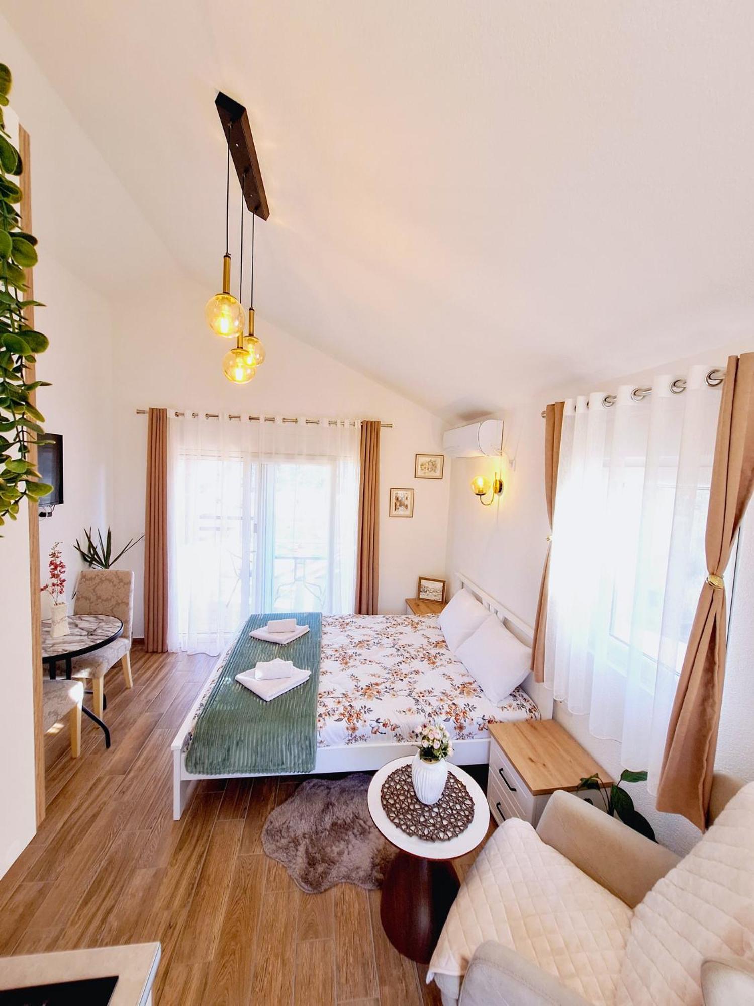 Sunny Side Apartments Rijeka Crnojevića Eksteriør billede