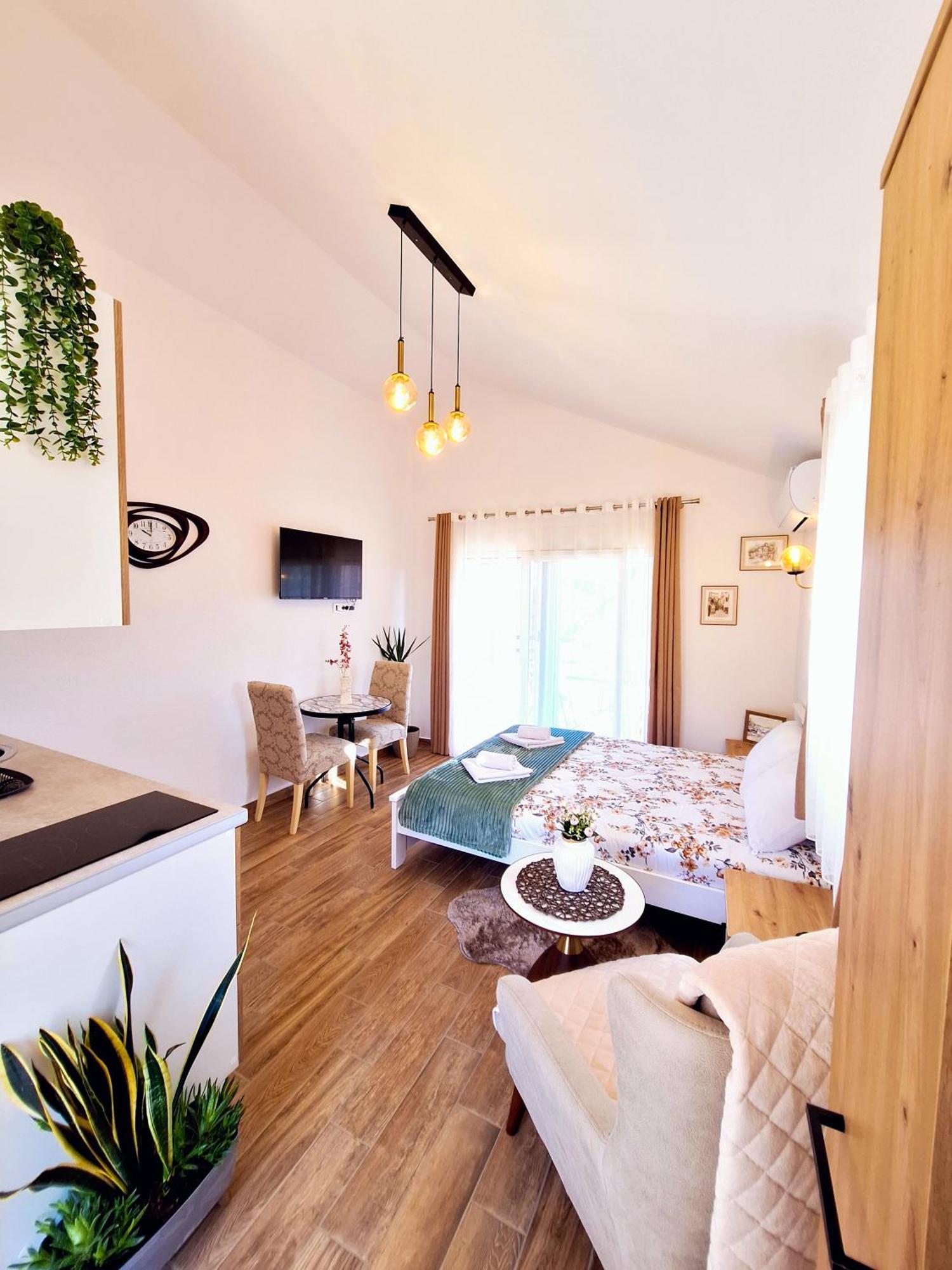 Sunny Side Apartments Rijeka Crnojevića Eksteriør billede