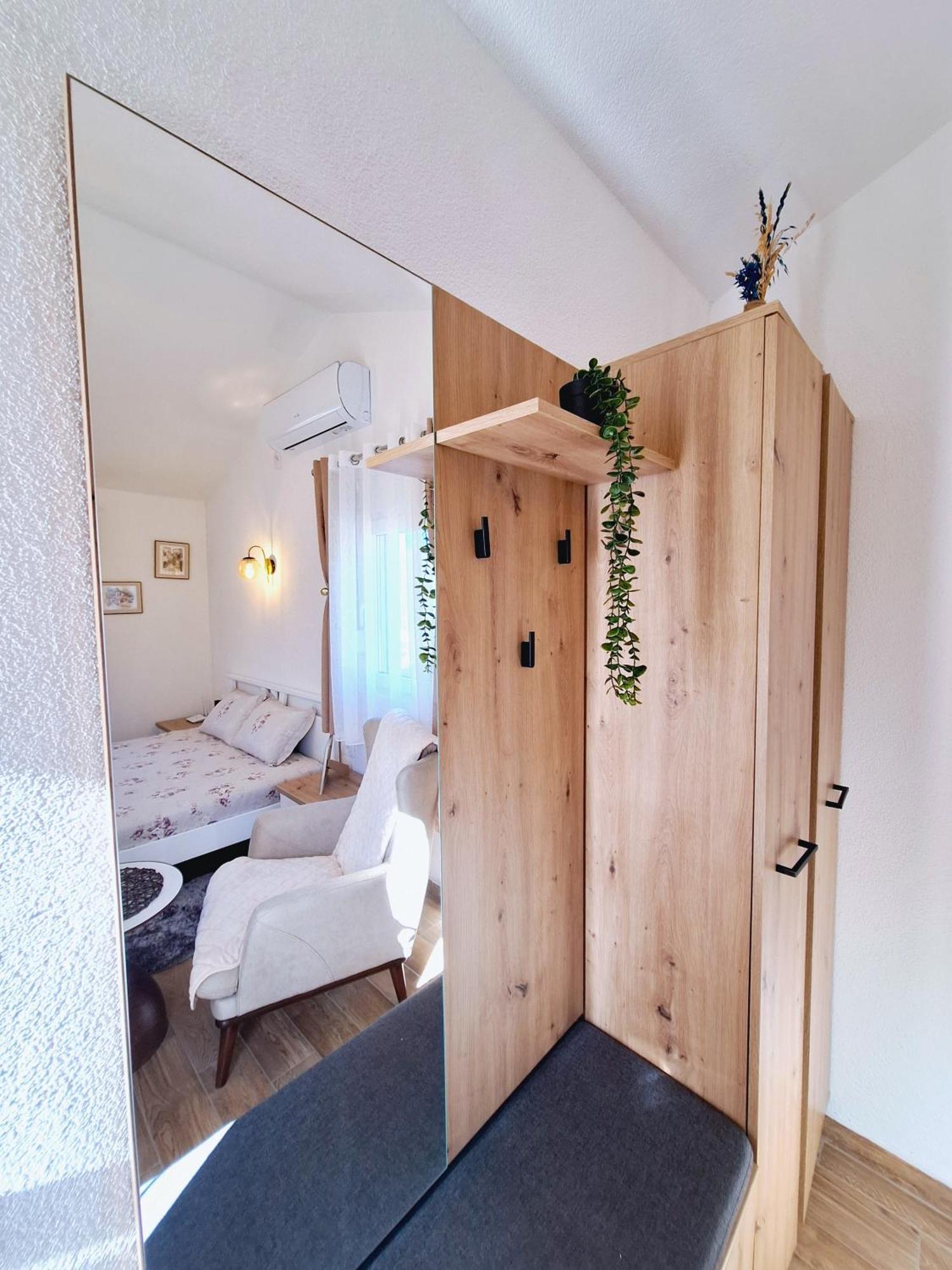 Sunny Side Apartments Rijeka Crnojevića Eksteriør billede