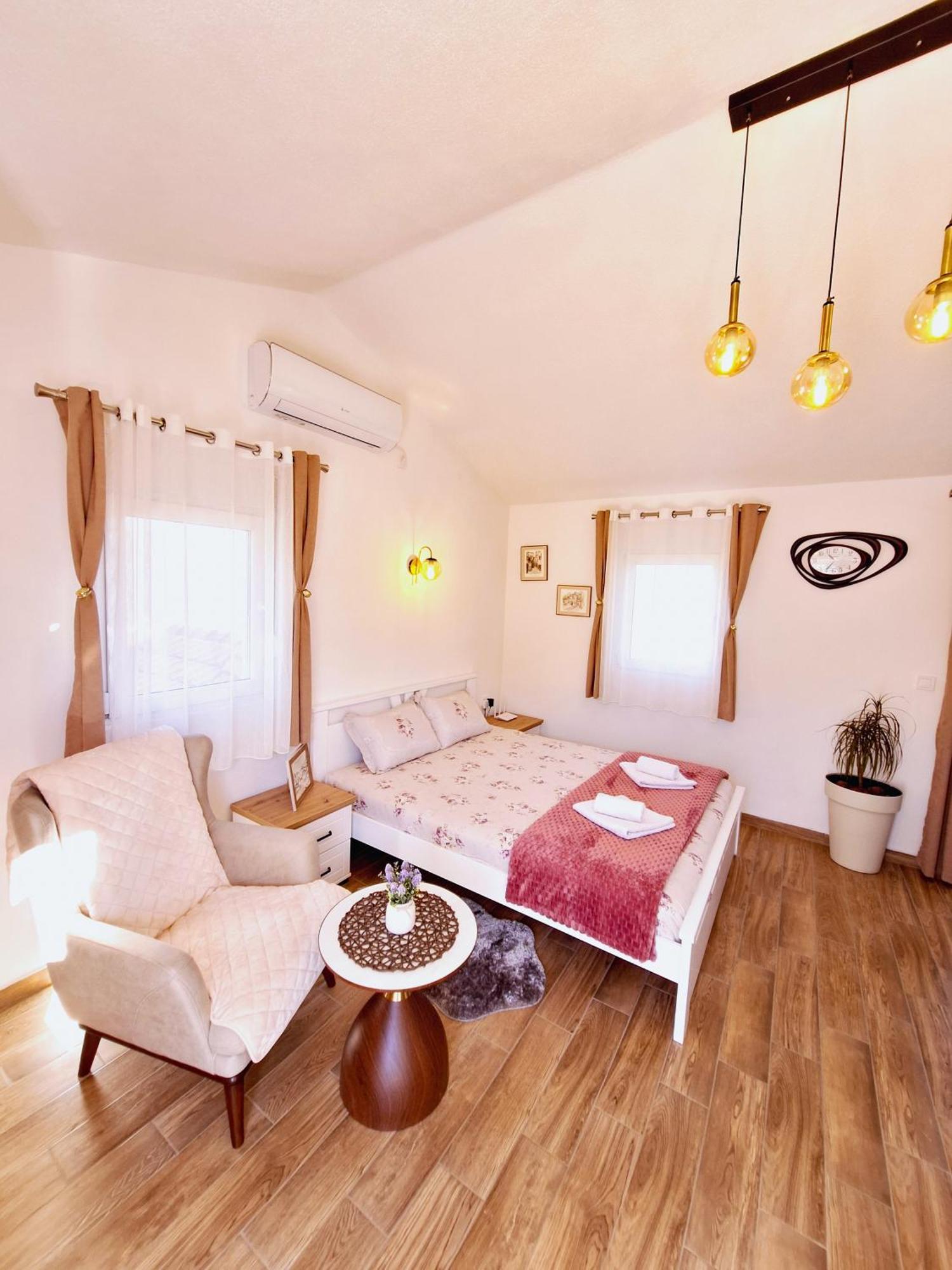 Sunny Side Apartments Rijeka Crnojevića Eksteriør billede