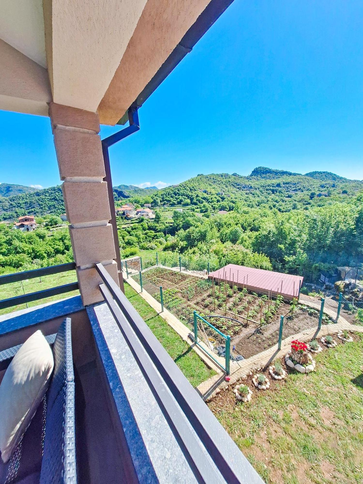 Sunny Side Apartments Rijeka Crnojevića Eksteriør billede